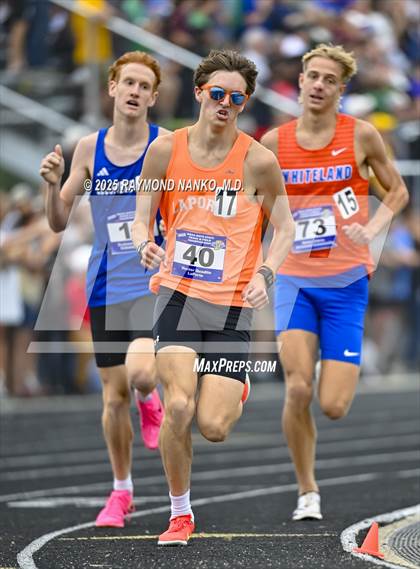 Thumbnail 1 in IHSAA Finals (1600 Meter) photogallery.