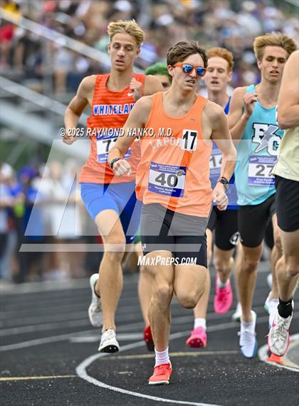 Thumbnail 1 in IHSAA Finals (1600 Meter) photogallery.