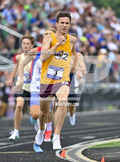 Thumbnail 1 in IHSAA Finals (1600 Meter) photogallery.