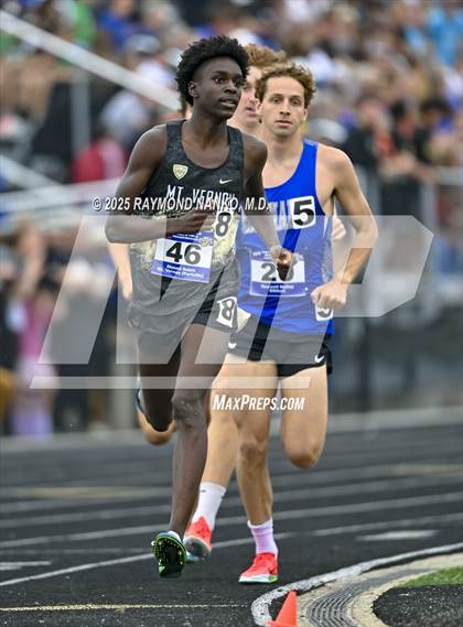 Thumbnail 1 in IHSAA Finals (1600 Meter) photogallery.