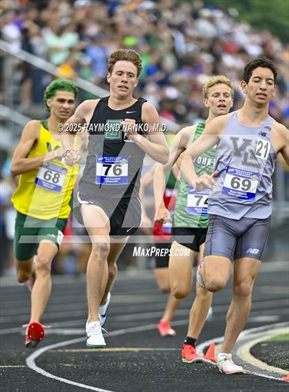 Thumbnail 2 in IHSAA Finals (1600 Meter) photogallery.