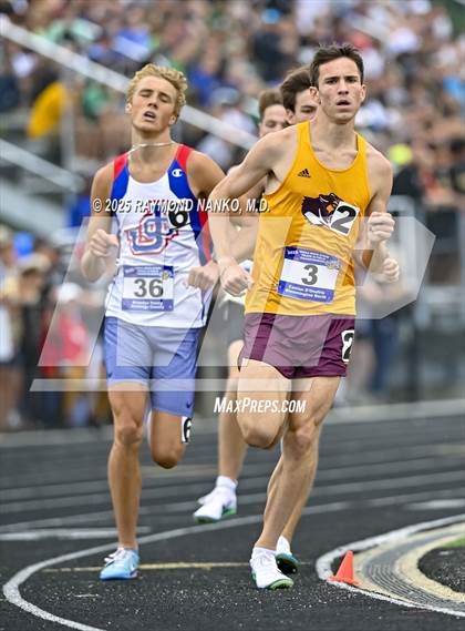 Thumbnail 3 in IHSAA Finals (1600 Meter) photogallery.