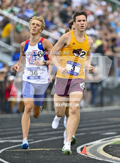Thumbnail 2 in IHSAA Finals (1600 Meter) photogallery.