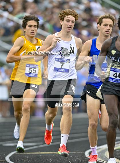 Thumbnail 2 in IHSAA Finals (1600 Meter) photogallery.