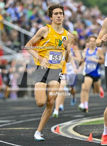 Thumbnail 1 in IHSAA Finals (1600 Meter) photogallery.