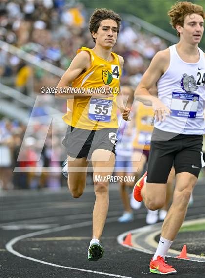 Thumbnail 2 in IHSAA Finals (1600 Meter) photogallery.