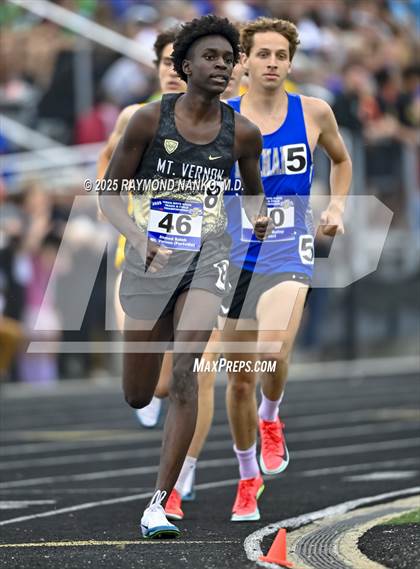 Thumbnail 2 in IHSAA Finals (1600 Meter) photogallery.