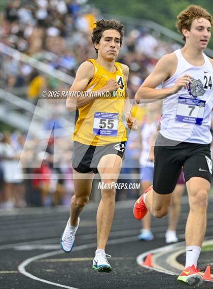 Thumbnail 1 in IHSAA Finals (1600 Meter) photogallery.