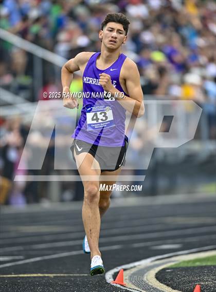 Thumbnail 2 in IHSAA Finals (1600 Meter) photogallery.