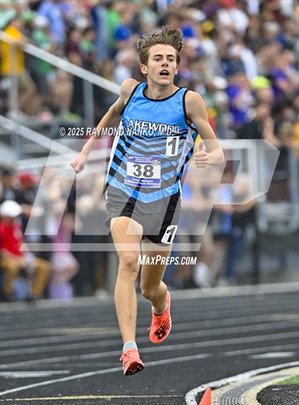 Thumbnail 2 in IHSAA Finals (1600 Meter) photogallery.