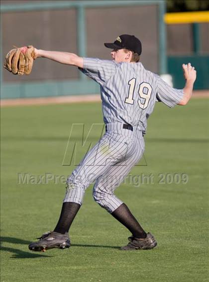 Thumbnail 3 in Enochs vs. Lincoln (CIF SJS Playoffs) photogallery.