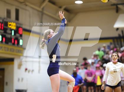 Thumbnail 3 in Gray's Creek @ Cape Fear photogallery.