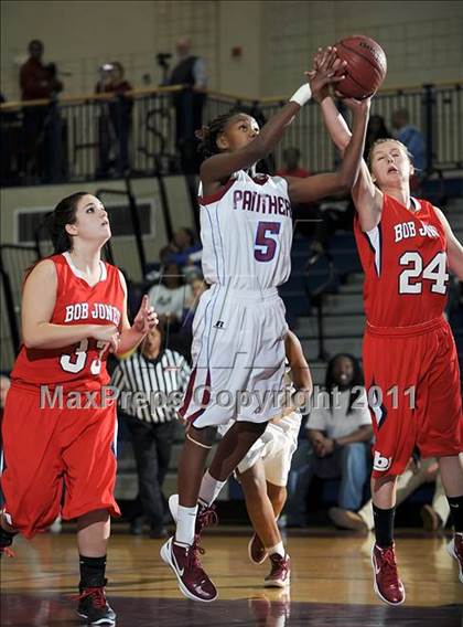 Thumbnail 2 in Bob Jones @ Huntsville photogallery.