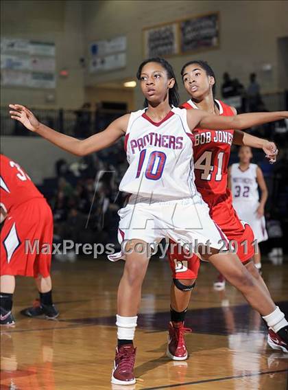 Thumbnail 3 in Bob Jones @ Huntsville photogallery.
