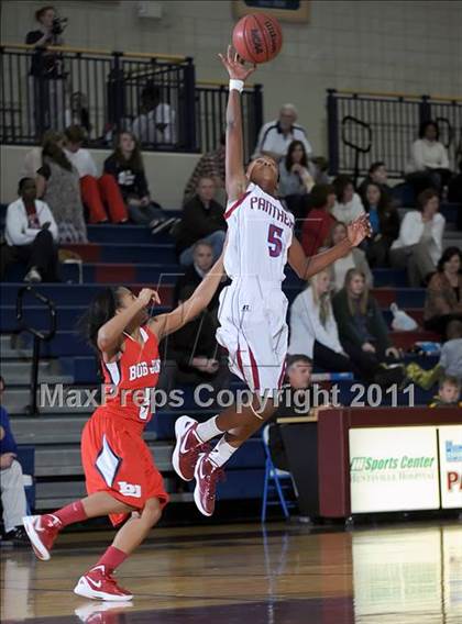 Thumbnail 3 in Bob Jones @ Huntsville photogallery.