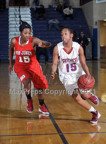 Thumbnail 3 in Bob Jones @ Huntsville photogallery.