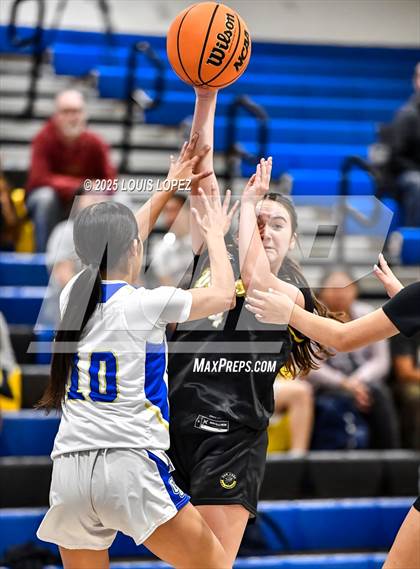 Thumbnail 1 in Don Lugo @ Charter Oak photogallery.