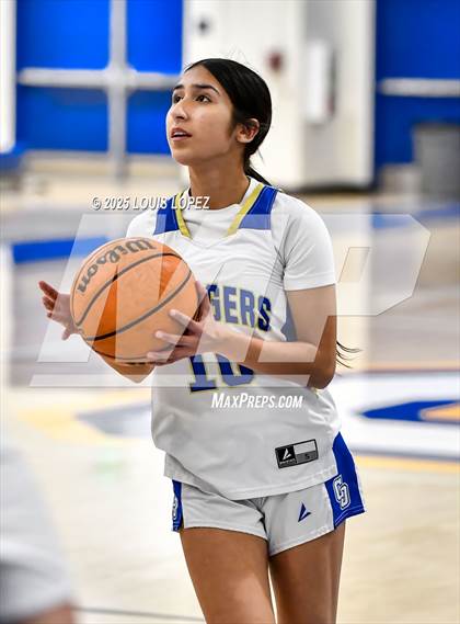 Thumbnail 3 in Don Lugo @ Charter Oak photogallery.