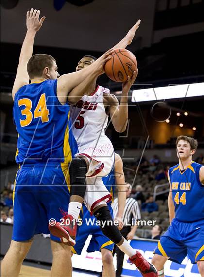 Thumbnail 1 in Newport Central Catholic vs Holmes photogallery.