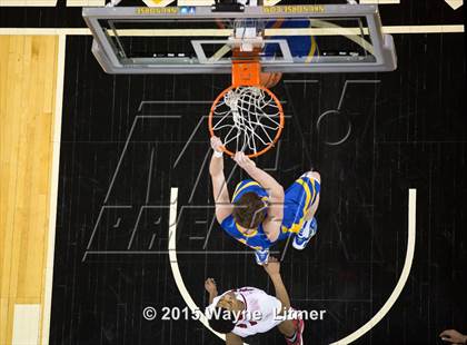 Thumbnail 1 in Newport Central Catholic vs Holmes photogallery.