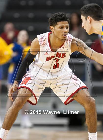 Thumbnail 2 in Newport Central Catholic vs Holmes photogallery.