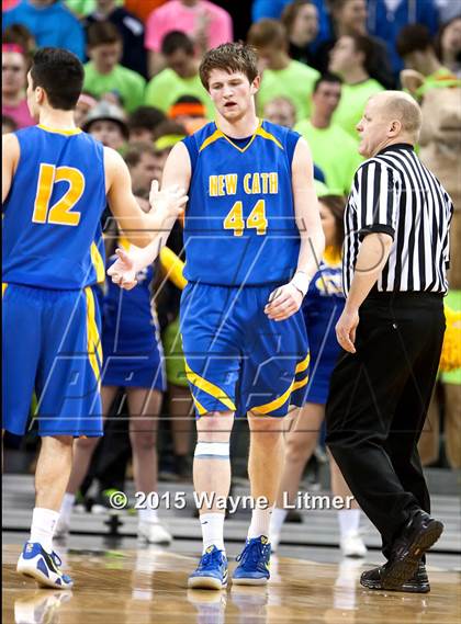 Thumbnail 1 in Newport Central Catholic vs Holmes photogallery.