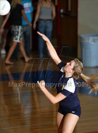 Thumbnail 1 in Stony Point vs. Wimberley photogallery.