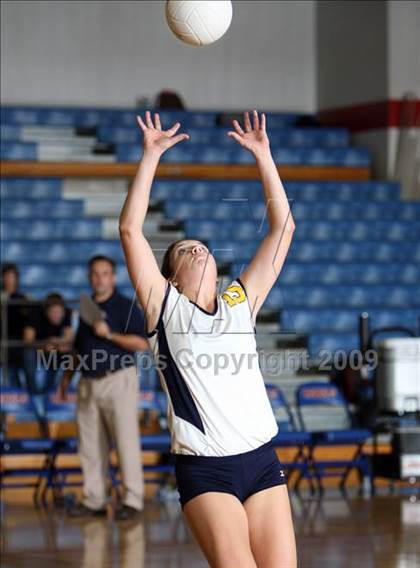 Thumbnail 2 in Stony Point vs. Wimberley photogallery.