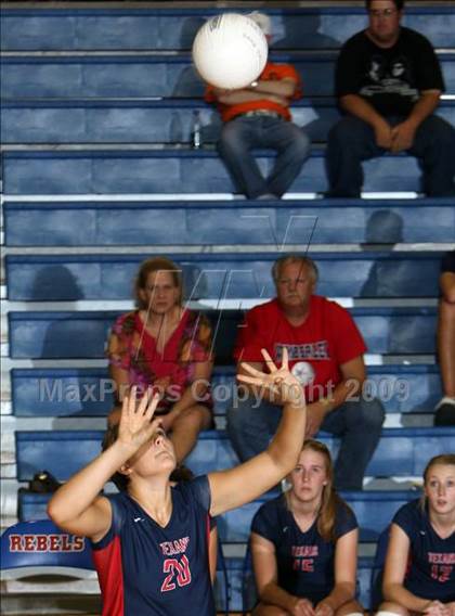 Thumbnail 3 in Stony Point vs. Wimberley photogallery.