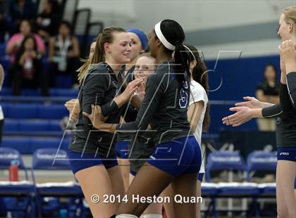 Thumbnail 3 in Alta Loma vs. La Reina (CIF-SS D4AA Final) photogallery.
