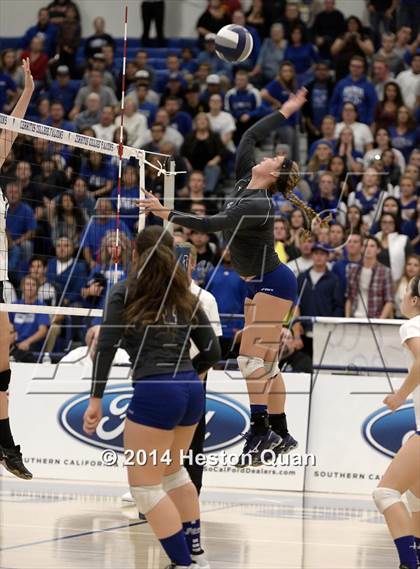 Thumbnail 2 in Alta Loma vs. La Reina (CIF-SS D4AA Final) photogallery.