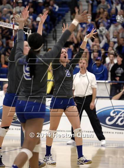 Thumbnail 2 in Alta Loma vs. La Reina (CIF-SS D4AA Final) photogallery.