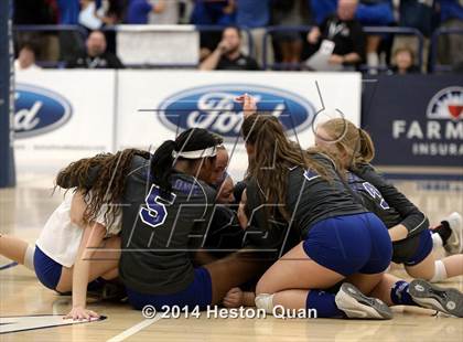 Thumbnail 2 in Alta Loma vs. La Reina (CIF-SS D4AA Final) photogallery.