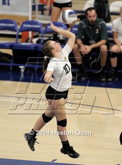 Thumbnail 1 in Alta Loma vs. La Reina (CIF-SS D4AA Final) photogallery.