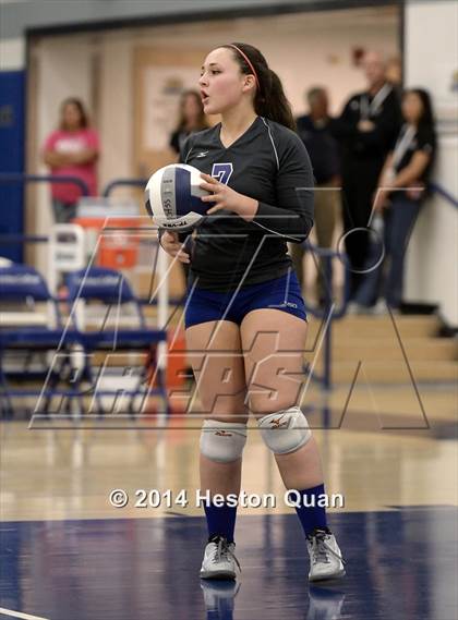 Thumbnail 2 in Alta Loma vs. La Reina (CIF-SS D4AA Final) photogallery.