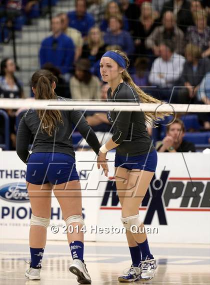Thumbnail 2 in Alta Loma vs. La Reina (CIF-SS D4AA Final) photogallery.