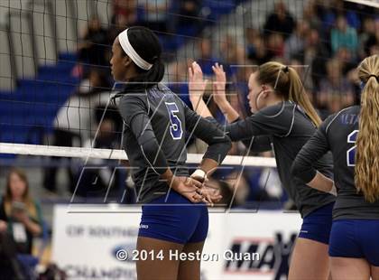 Thumbnail 2 in Alta Loma vs. La Reina (CIF-SS D4AA Final) photogallery.