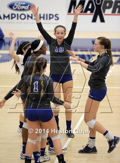 Thumbnail 1 in Alta Loma vs. La Reina (CIF-SS D4AA Final) photogallery.