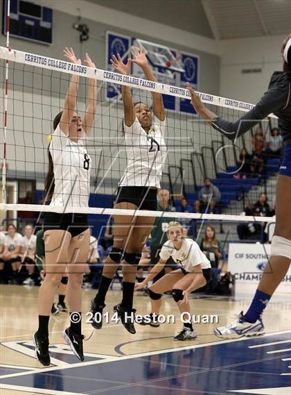 Thumbnail 1 in Alta Loma vs. La Reina (CIF-SS D4AA Final) photogallery.