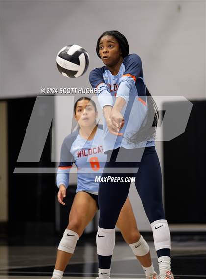 Thumbnail 3 in Valor College Prep @ Lipscomb Academy photogallery.