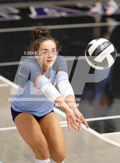 Thumbnail 2 in Valor College Prep @ Lipscomb Academy photogallery.