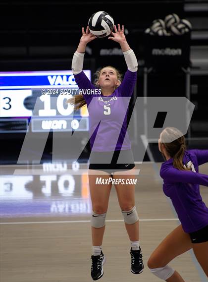 Thumbnail 2 in Valor College Prep @ Lipscomb Academy photogallery.