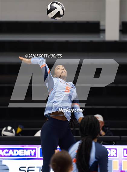 Thumbnail 1 in Valor College Prep @ Lipscomb Academy photogallery.