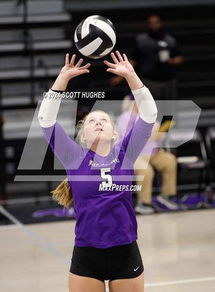 Thumbnail 2 in Valor College Prep @ Lipscomb Academy photogallery.