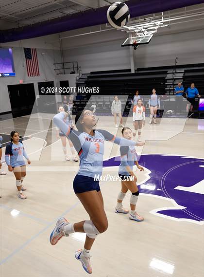 Thumbnail 1 in Valor College Prep @ Lipscomb Academy photogallery.