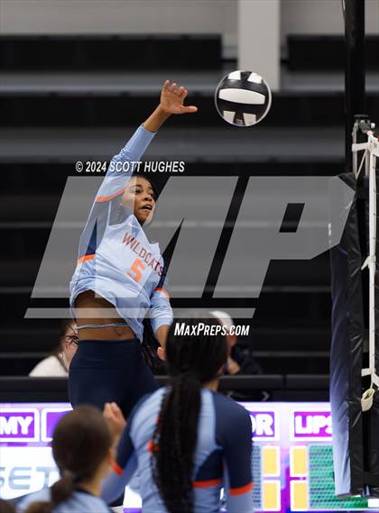 Thumbnail 2 in Valor College Prep @ Lipscomb Academy photogallery.