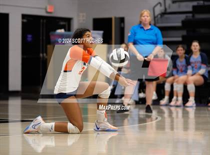 Thumbnail 1 in Valor College Prep @ Lipscomb Academy photogallery.