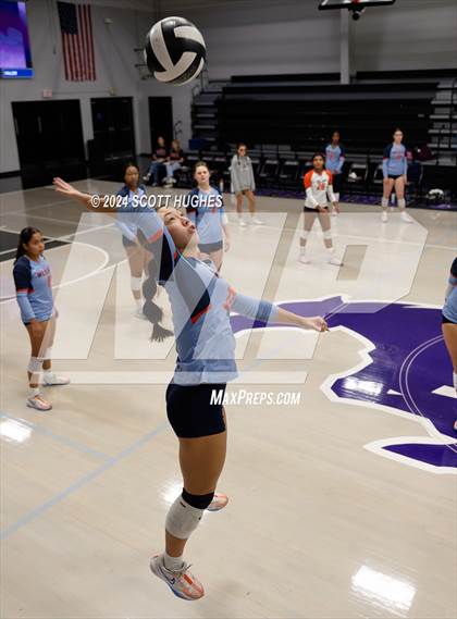 Thumbnail 2 in Valor College Prep @ Lipscomb Academy photogallery.