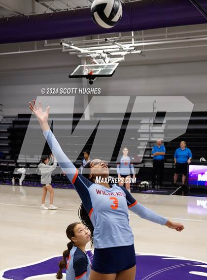 Thumbnail 2 in Valor College Prep @ Lipscomb Academy photogallery.