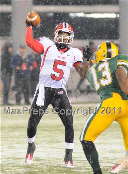 Thumbnail 2 in St. Edward vs. Wayne (OHSAA D1Final) photogallery.